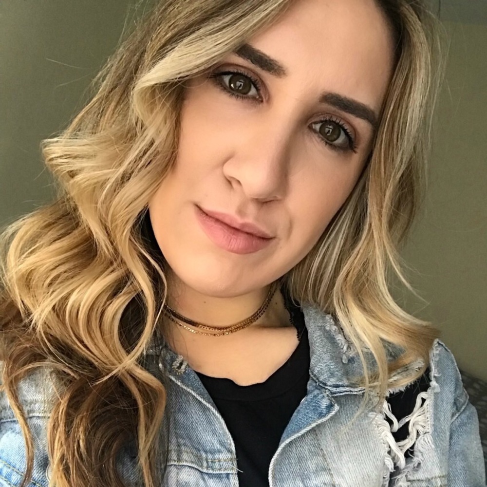 Meet your Posher, Alyssa